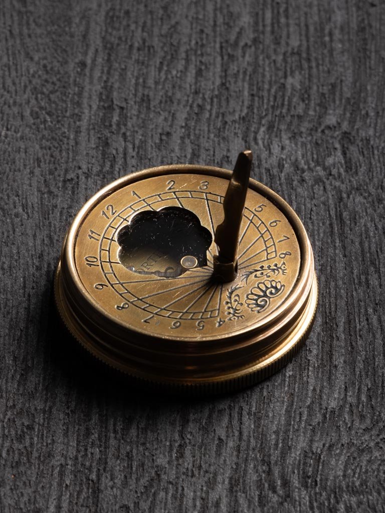 Travel Compass With Sundial - Distinctly Living