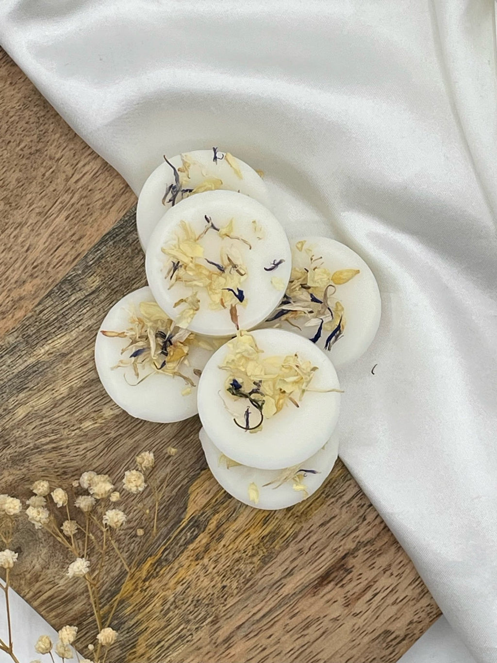 Warm Woods & Cashmere Botanical Wax Melts - Distinctly Living